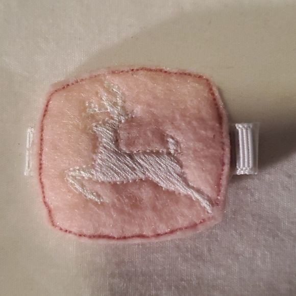 NEW PINK JOHN DEERE FELT HAIR CLIPPY - Picture 1 of 2